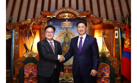 몽골 후렐수흐 대통령이 대한민국 우원식 국회의장 졉견.